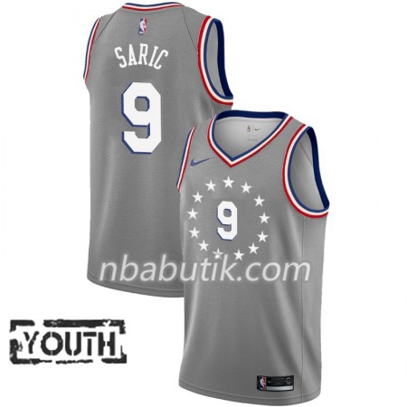 NBA Børn Trøje Philadelphia 76ers Dario Saric 9 2018-19 Nike City Edition Grå Swingman NBA Børn Trøje Philadelphia 76ers Dario Saric 9 2018-19 Nike City Edition Grå Swingman